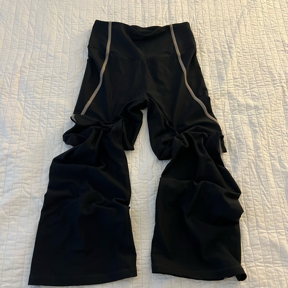 YPB sculpLUX Large Black with Tan Stripe Yoga Pants Flare Leggings SHORT